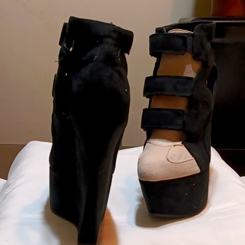 Qupid Black and Cream Platform Heels with Stylish Design for all occasions.